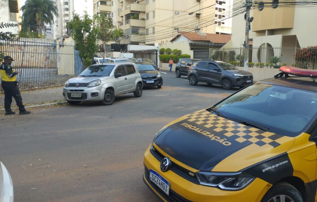 Prefeitura intensifica fiscalização de estacionamento irregular em Goiânia