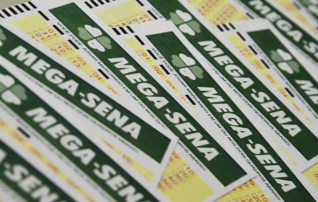 Ninguém acerta Mega-Sena e prêmio acumula para R$ 165 milhões