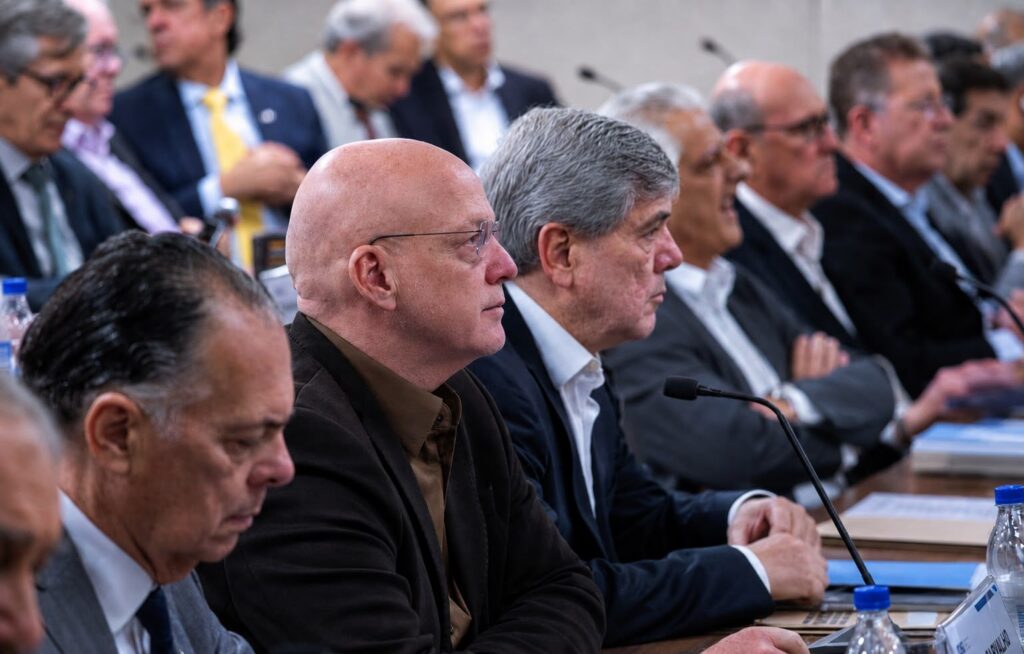 Fieg discute Custo Brasil e agenda econômica da indústria para 2027 em Brasília