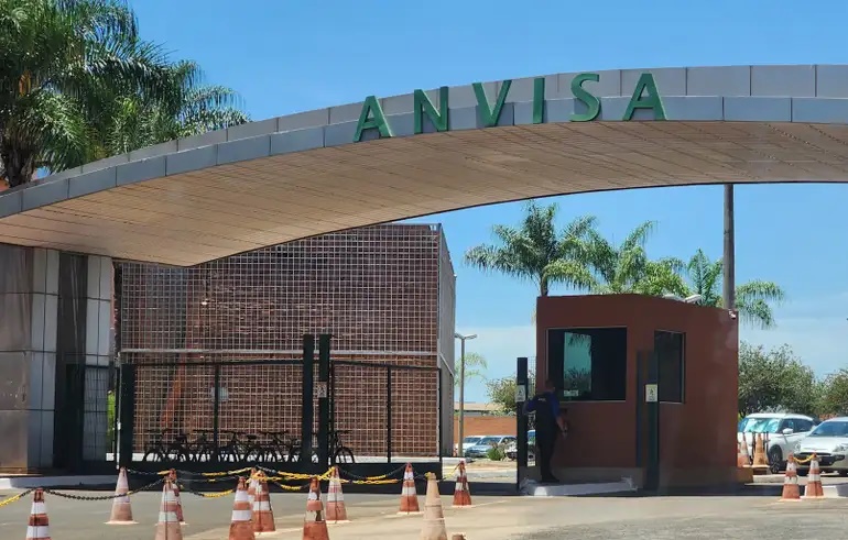 Anvisa proíbe chá e medicamentos que prometem efeito emagrecedor