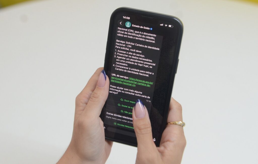 Goianos podem renovar CNH e solicitar segunda via da Carteira de Identidade Nacional pelo WhatsApp