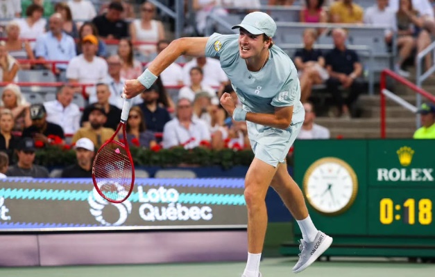 João Fonseca sente dores, cai para Ben Shelton e é eliminado do Master 1000 de Montreal