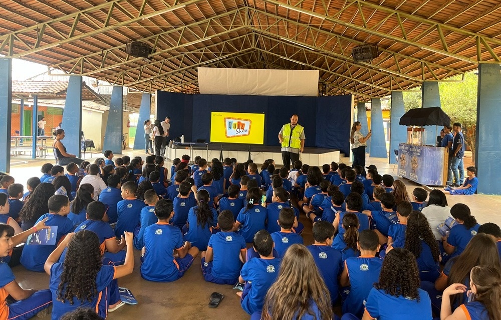 Aeroporto de Goiânia promove ação voluntária em escola próxima ao terminal