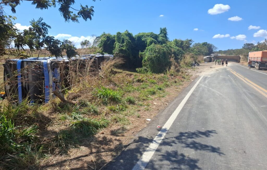 Grave acidente deixa cinco mortos e oito pessoas em estado grave na GO-010, sentido Vianópolis