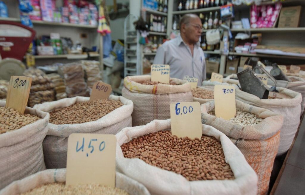 Renda média do trabalhador goiano chega a R$ 3,9 mil e supera média nacional