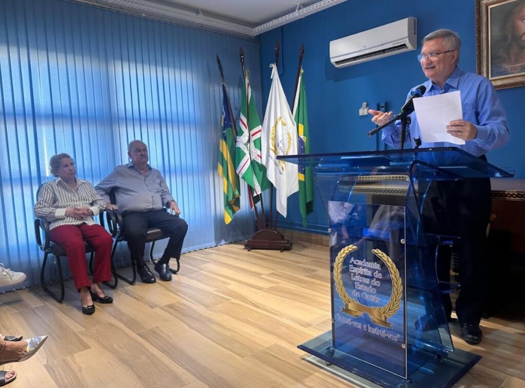 Em palestra na Academia Espírita de Letras de Goiás, advogado discorre sobre o medo e orienta como enfrentá-lo