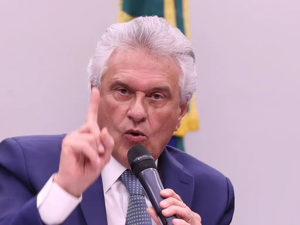 Caiado critica decisão de Toffoli contra Renan Santos