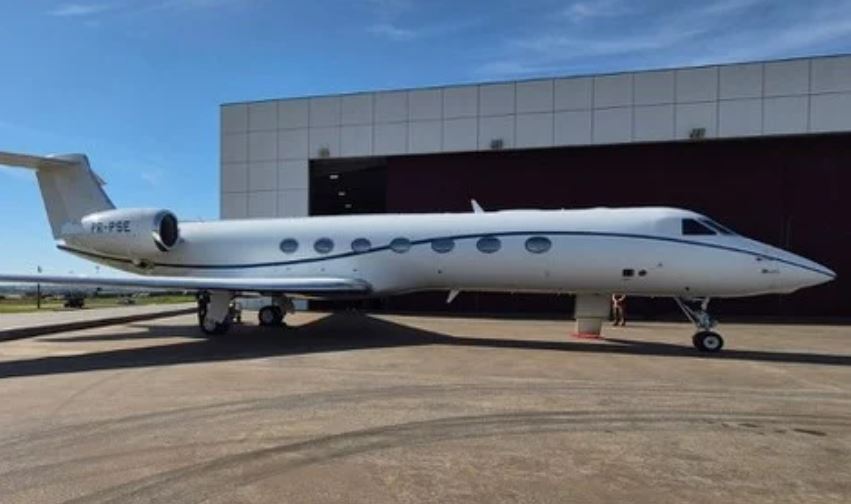 Avião de R$ 120 milhões de Vorcaro é alvo de bloqueio judicial e volta do Paraguai