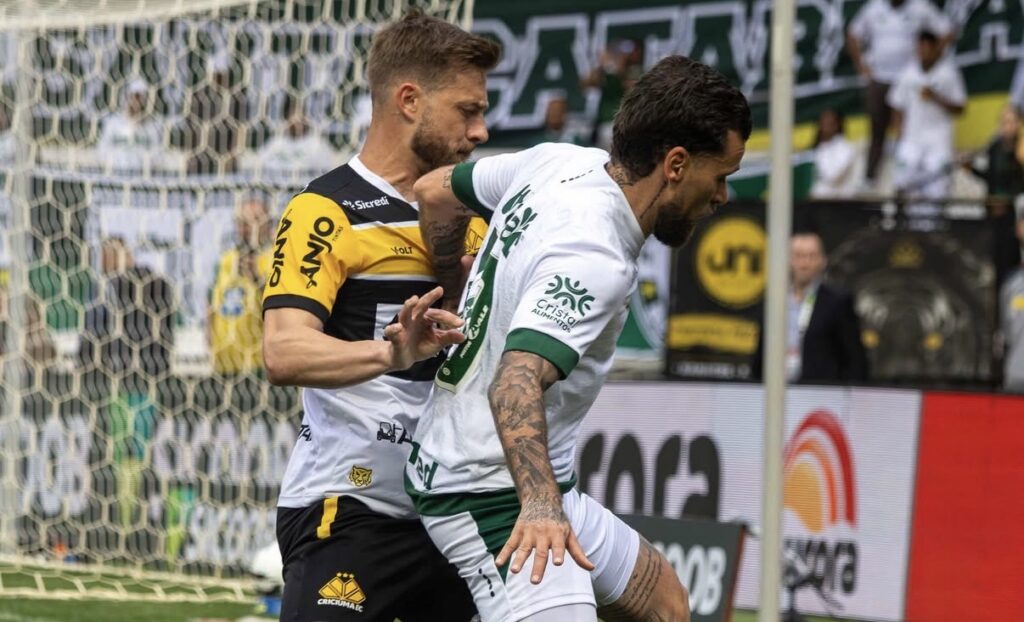 Goiás perde para o Criciúma em duelo pela série B do Brasileiro
