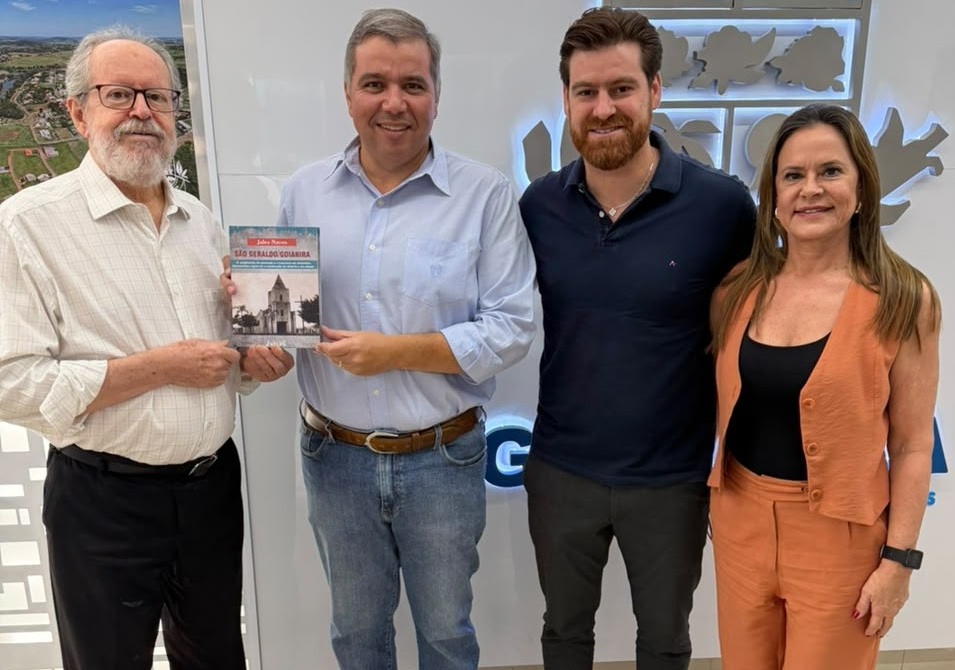 Prefeitura compra livro sobre a história de Goianira