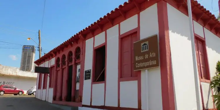 22º Salão Nacional de Arte de Jataí retoma cronograma e inicia julgamento das obras