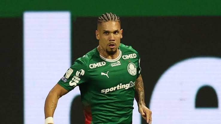 Paulinho tem lesão na coxa diagnosticada e volta a ser desfalque no ataque do Palmeiras