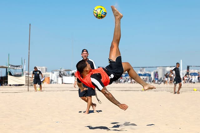 A Seleção Brasileia de futebol de areia encerra preparação e viaja para a disputar a Conmebol Sub-20