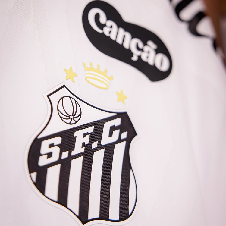 Santos registra boletim de ocorrência contra torcedor que cuspiu em Reinaldo em jogo na Vila Belmiro