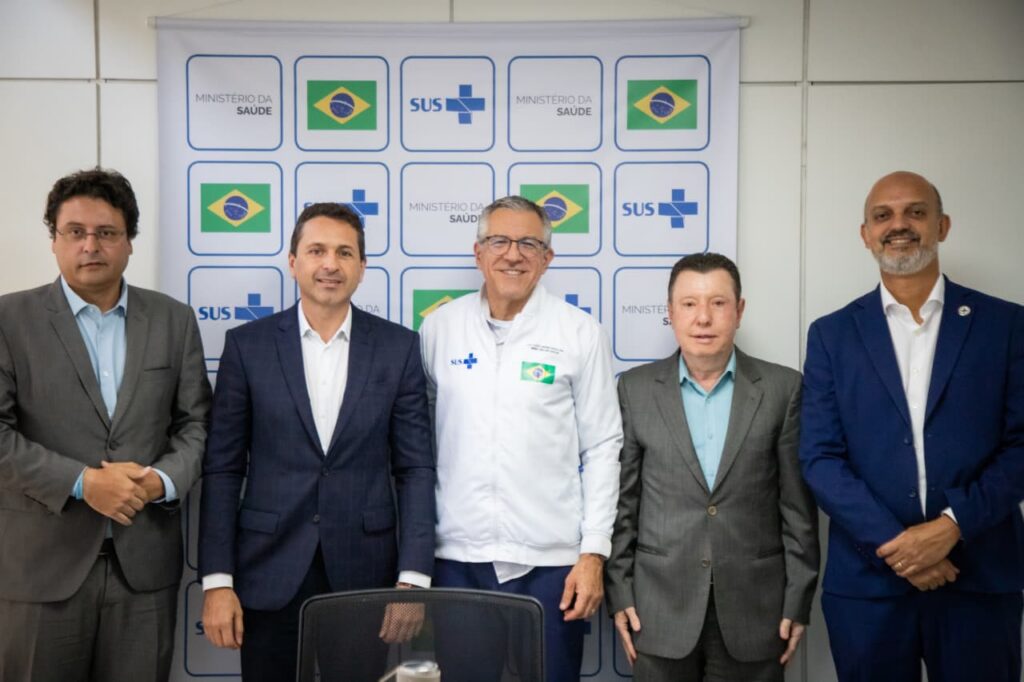 Leandro Vilela leva demandas da saúde de Aparecida ao ministro Alexandre Padilha