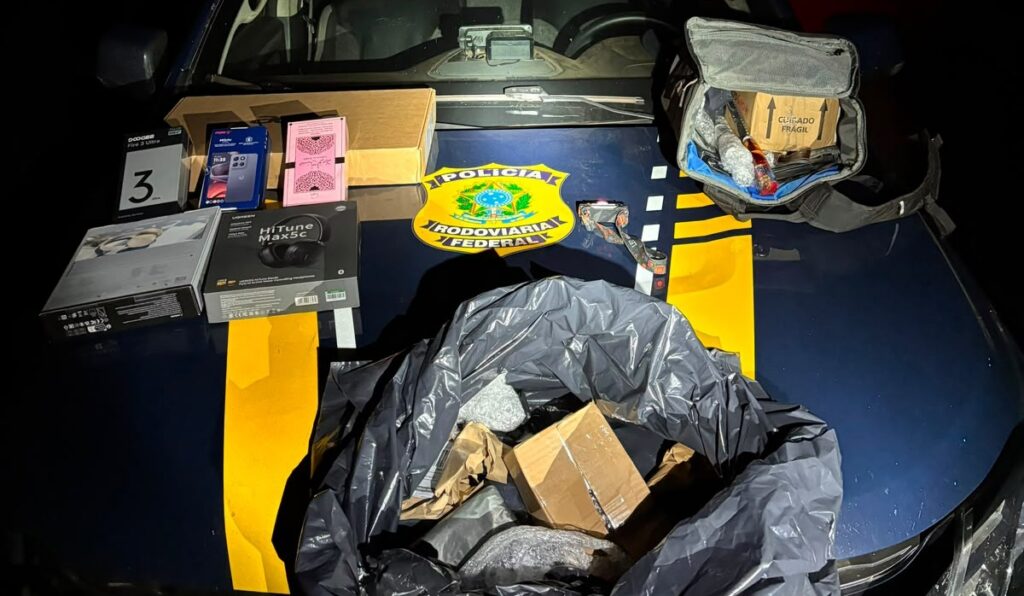 PRF flagra furto de mercadorias em caminhão dos Correios na BR-153 em Morrinhos