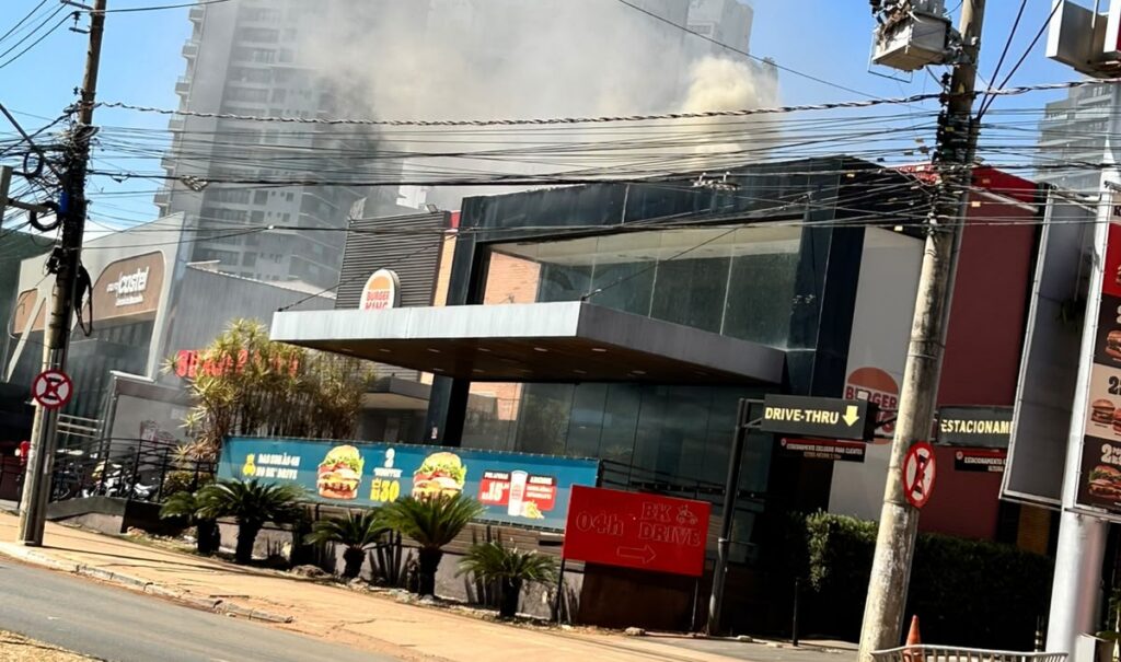 Princípio de incêndio atinge Burger King da Avenida 136, em Goiânia