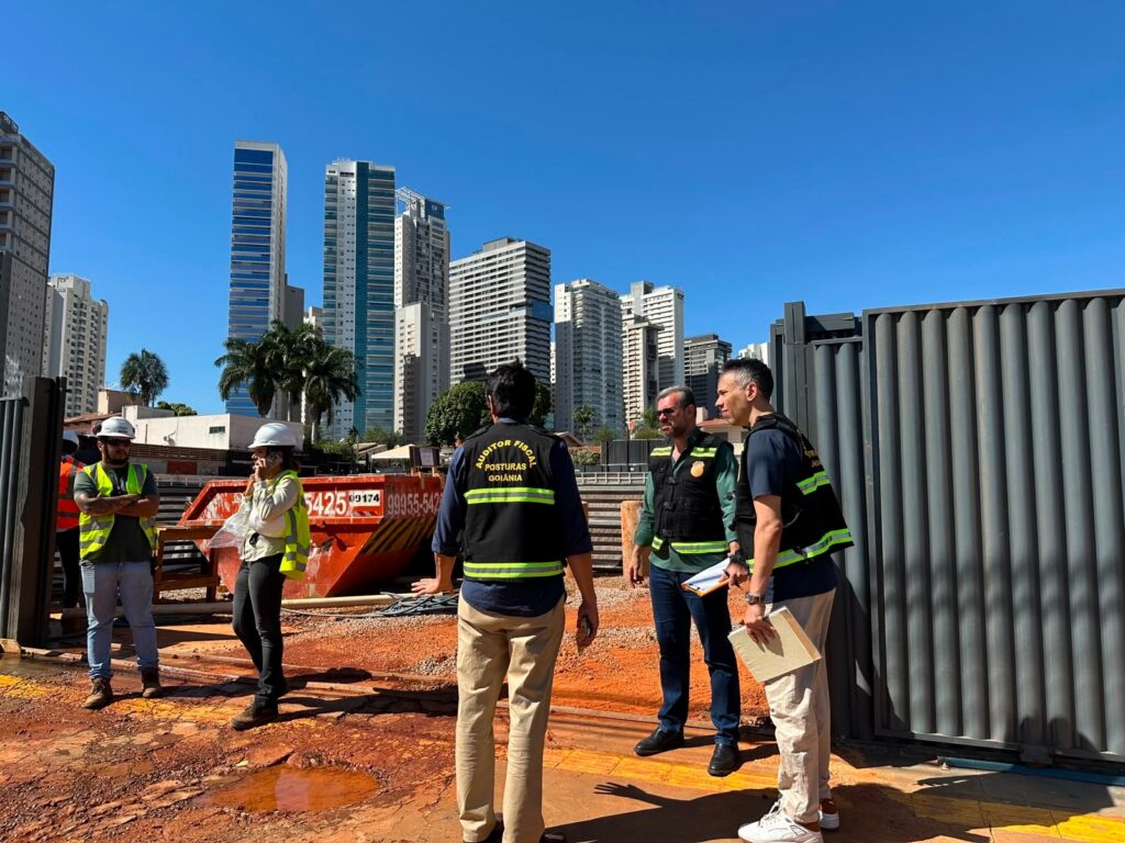Prefeitura de Goiânia interdita obra por uso irregular de espaço público no Setor Marista