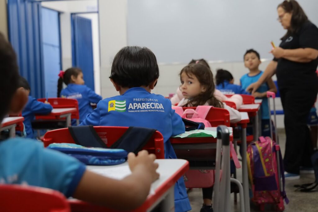 Concurso da Educação em Aparecida de Goiânia terá 2,9 mil vagas e banca da UFG
