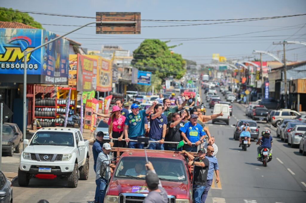 Daniel Vilela participa carreata na divisa de Goiânia e Aparecida