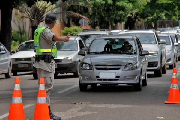 Mudança na Lei Seca: Blitz terá procedimento para álcool, drogas e até bombom de licor