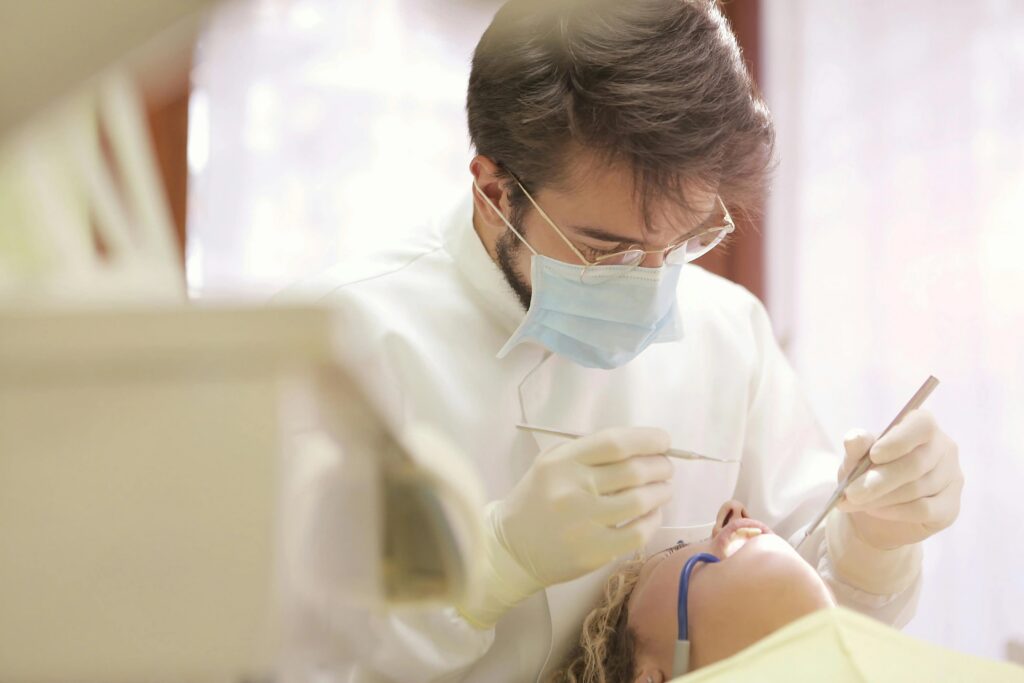 Dentista pode ou não fazer harmonização facial?