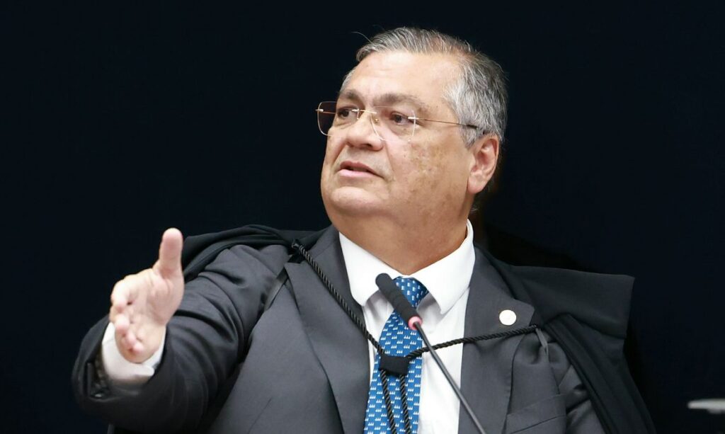 Dino torna nula emendas que tenham interferência de ex-congressistas ou presidentes de partidos