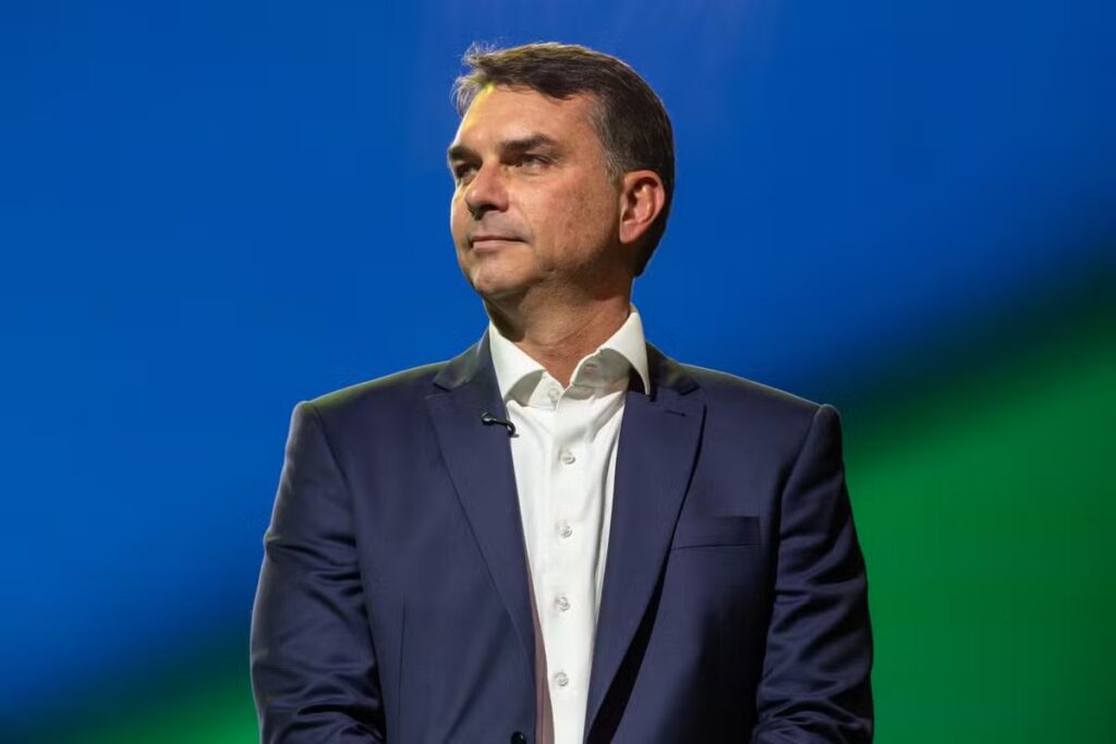 Flávio Bolsonaro é investigado por lavagem e corrupção em repasses de Vorcaro a ‘Dark Horse’