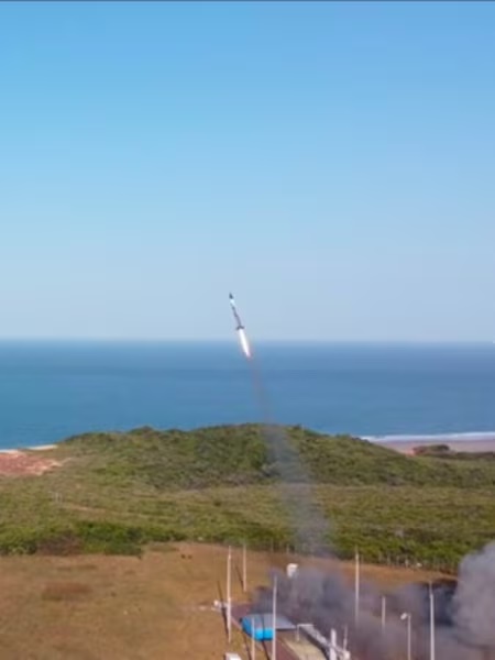 Foguete sul-coreano lançado do Brasil cai no mar após desvio da rota planejada