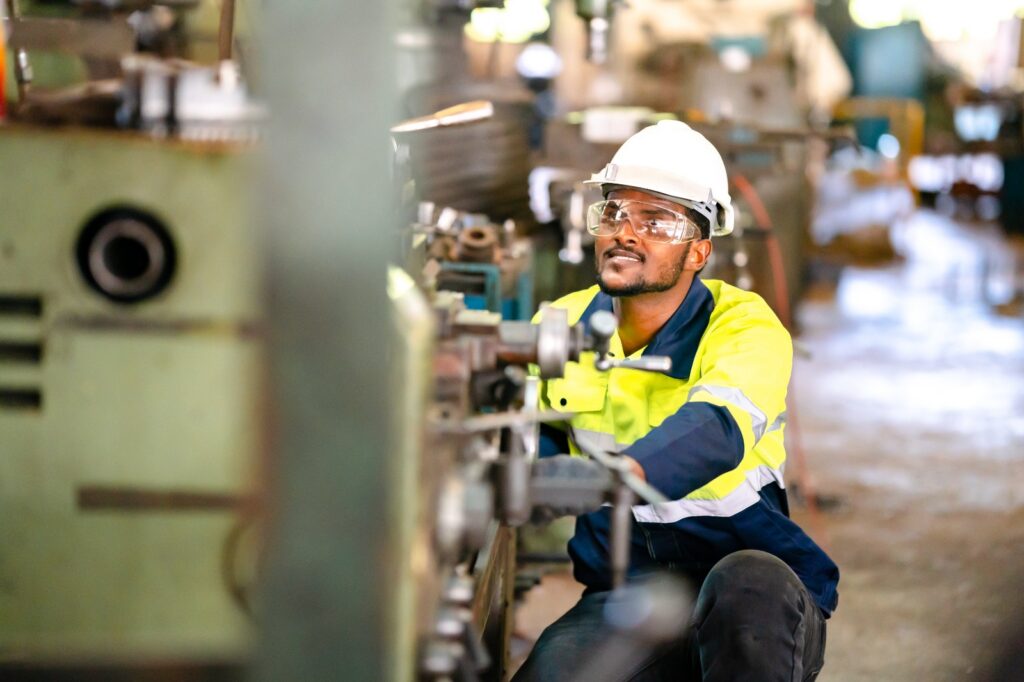 Indústria lidera geração de empregos em Goiás no primeiro semestre