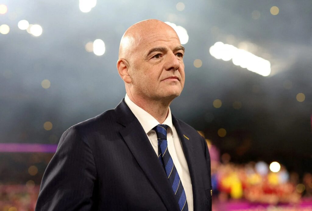 Infantino envia carta com pedido de desculpas por 'erros' em projeto fracassado na Fifa