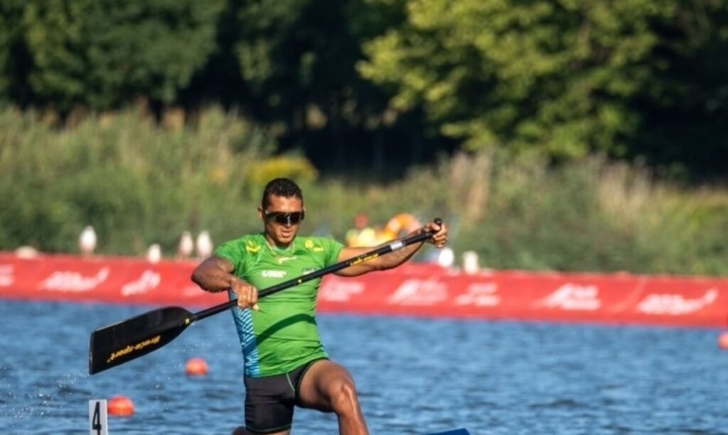 Isaquias Queiroz conquista medalha de ouro no Mundial de Canoagem