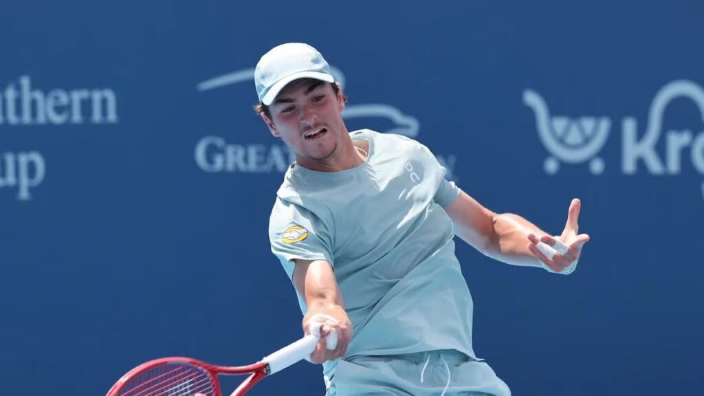 João Fonseca desiste do Masters 1000 de Cincinnati após sentir desconforto no treino