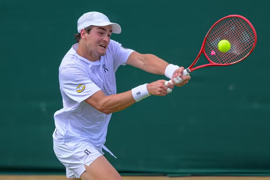 João Fonseca estreia com vitória sobre o 59º do mundo e agora enfrenta o 129º em Cincinnati