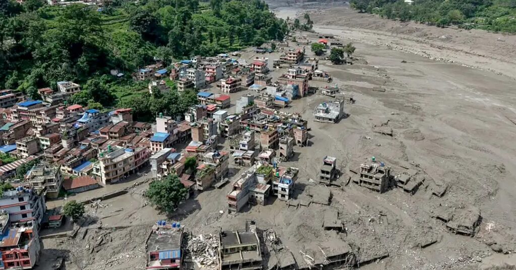 Nepal alerta para possíveis novas inundações enquanto comunidades lutam contra a devastação