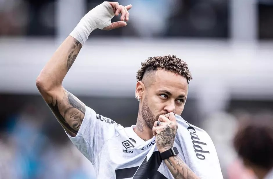 Neymar promete cumprir contrato com Santos e despista aposentadoria: 'Não sei o que vou fazer'