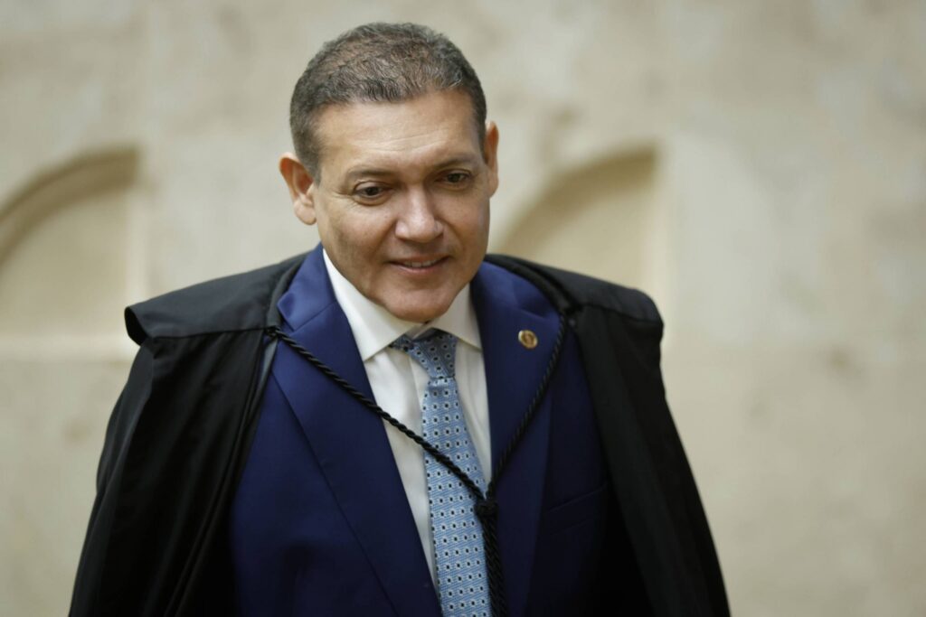 Mensagens em celular de Vorcaro indicam pagamento de R$ 500 mil a filho de Nunes Marques