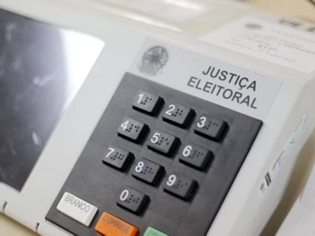 Entenda como funciona o aplicativo para denunciar propaganda eleitoral irregular