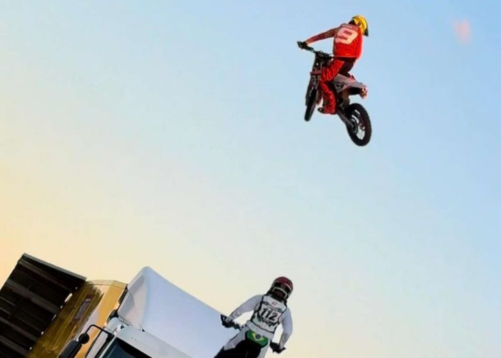 Goiânia recebe Jorge Negretti Motocross Show durante a chegada do Sertões 2026