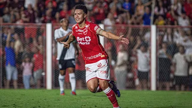 Vila Nova goleia Ponte Preta e emplaca segunda vitória consecutiva na Série B