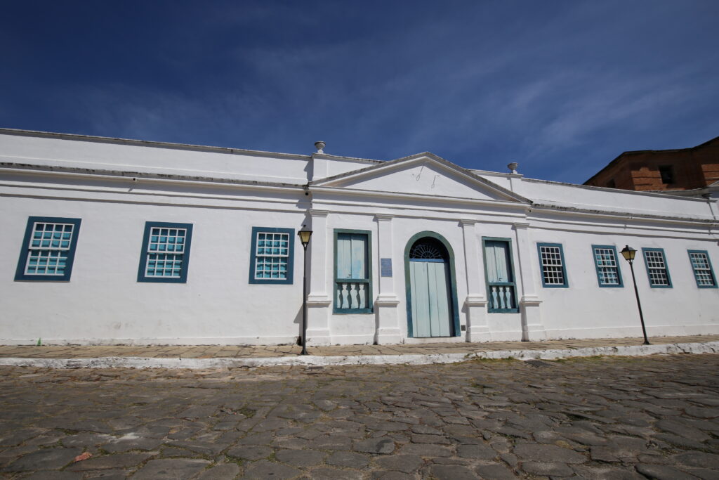 Palácio Conde dos Arcos passa a exigir agendamento prévio para visitas em grupo