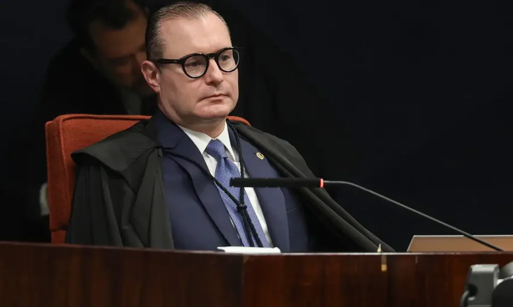 Zanin determina que PF entregue cópia do celular de Vorcaro a seu gabinete até às 23h de hoje