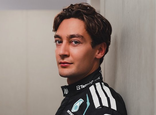 Russell domina o dia de treinos livres para o GP do Azerbaijão