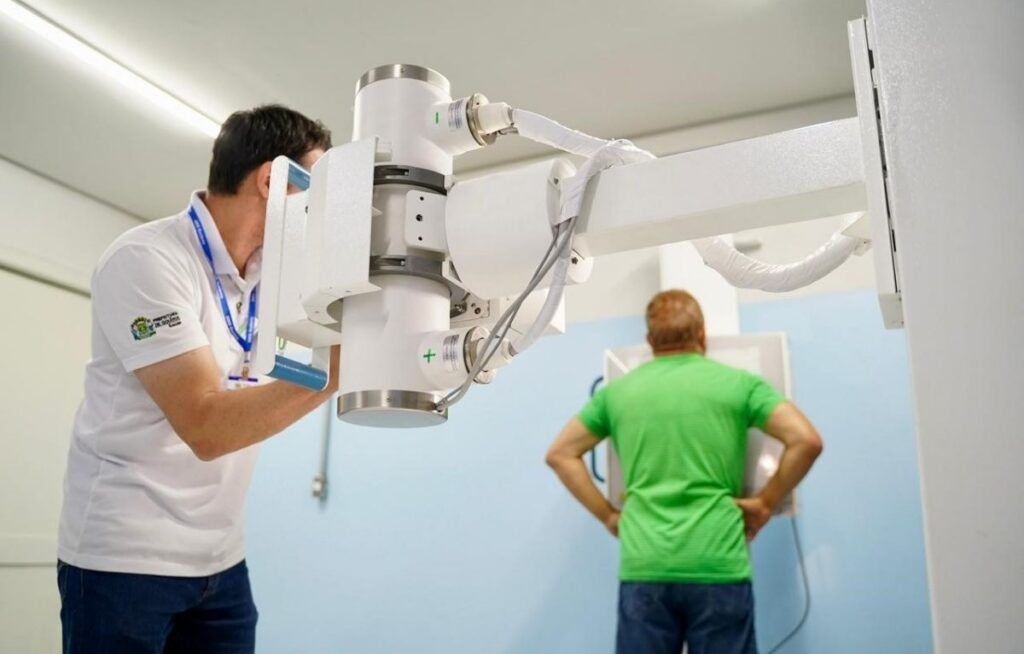 Secretaria de Saúde avalia disponibilidade de exames de raio-X na rede municipal de Goiânia