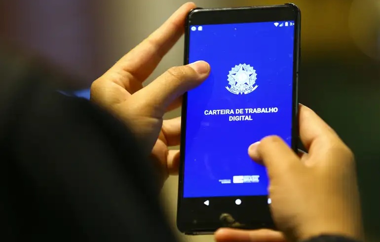 Empresas de Aparecida ofertam quase 2,5 mil vagas de emprego nesta semana