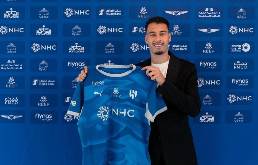 Gabriel Martinelli assina por 4 temporadas com o Al-Hilal em transferência recorde de R$ 413 mi