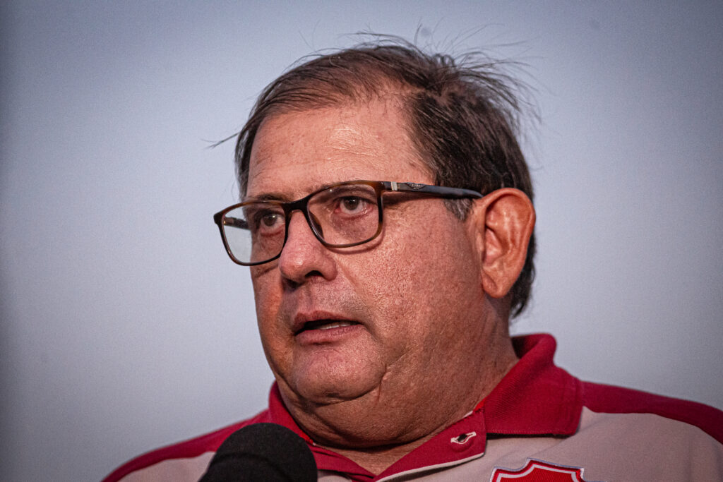 Líder da Série B, Guto Ferreira fala sobre duelos contra a parte de baixo da tabela
