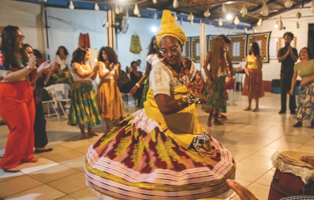 Projeto Batucagê contra o Racismo leva capoeira, samba de roda e afoxé para o Setor Serrinha