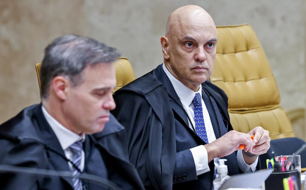 Moraes pede que julgamento no caso Master inclua apuração de atos da PF a mando de Mendonça