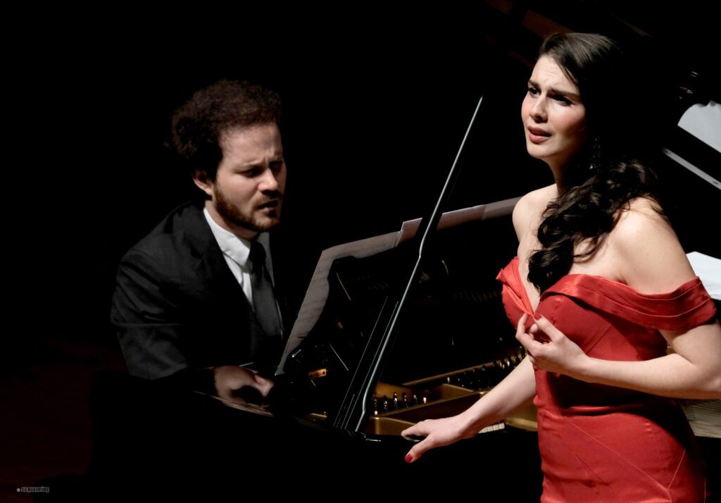 Ammiel Bushakevitz e Laetitia Grimaldi se apresentam na cidade de Goiás